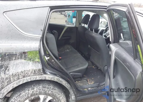 2018 Toyota Rav4 Le z USA, uszkodzony, nr VIN 2T3BFREV9JW746394